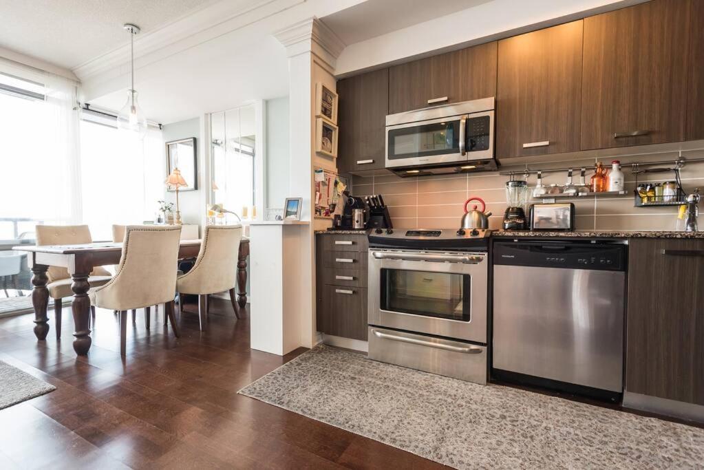Stunning Condo With Fantastic View Of The City! Toronto Buitenkant foto