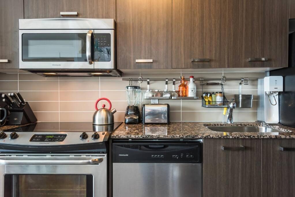 Stunning Condo With Fantastic View Of The City! Toronto Buitenkant foto